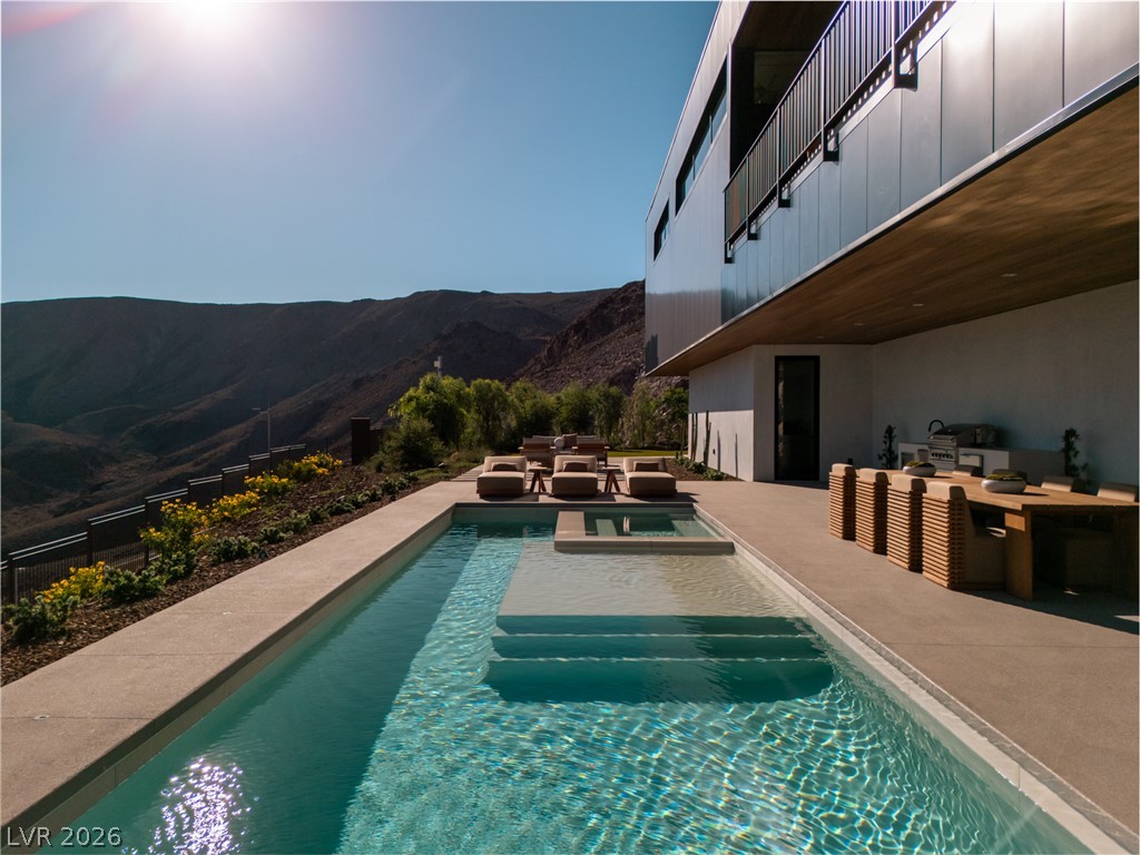 11 Chisel Crest Court Henderson NV 89012