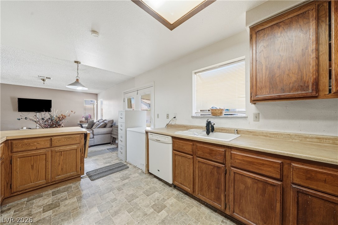 6728 Wenatchee Drive Las Vegas NV 89107