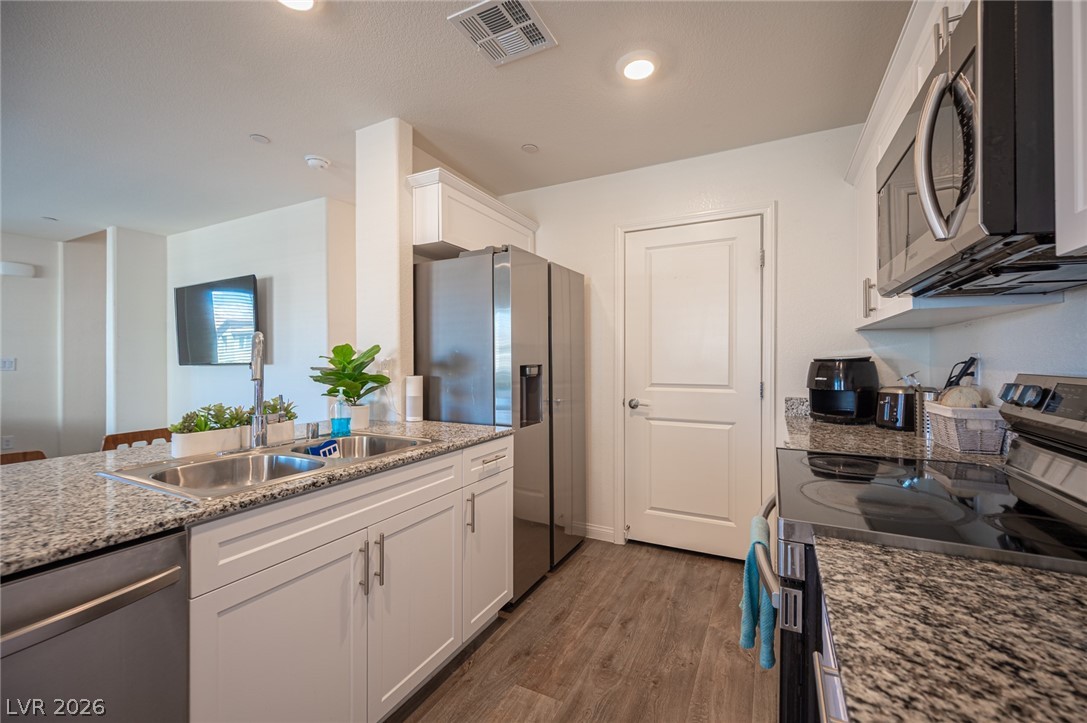 2673 Champagne Gold Avenue North Las Vegas NV 89086