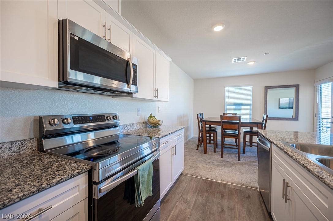 2673 Champagne Gold Avenue North Las Vegas NV 89086