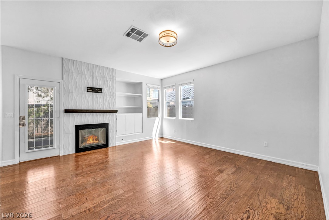 1004 Washington Oaks Street Las Vegas NV 89128