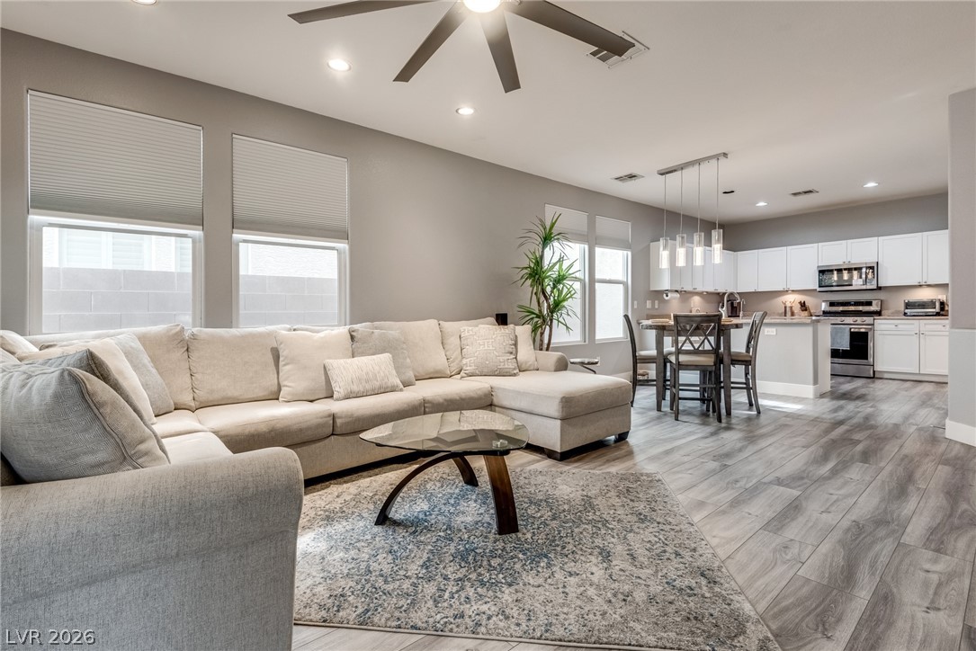 9421 Steeltree Street Las Vegas NV 89143