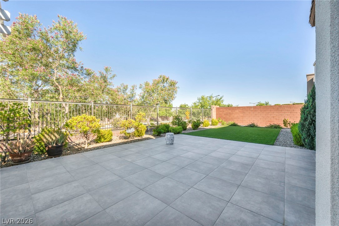 6184 Willow Rock Street Las Vegas NV 89135