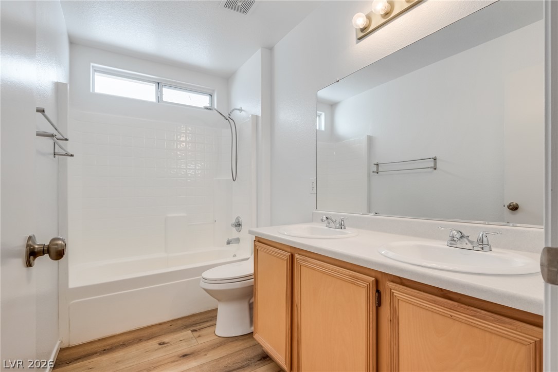 4833 Whispering Spring Avenue Las Vegas NV 89131