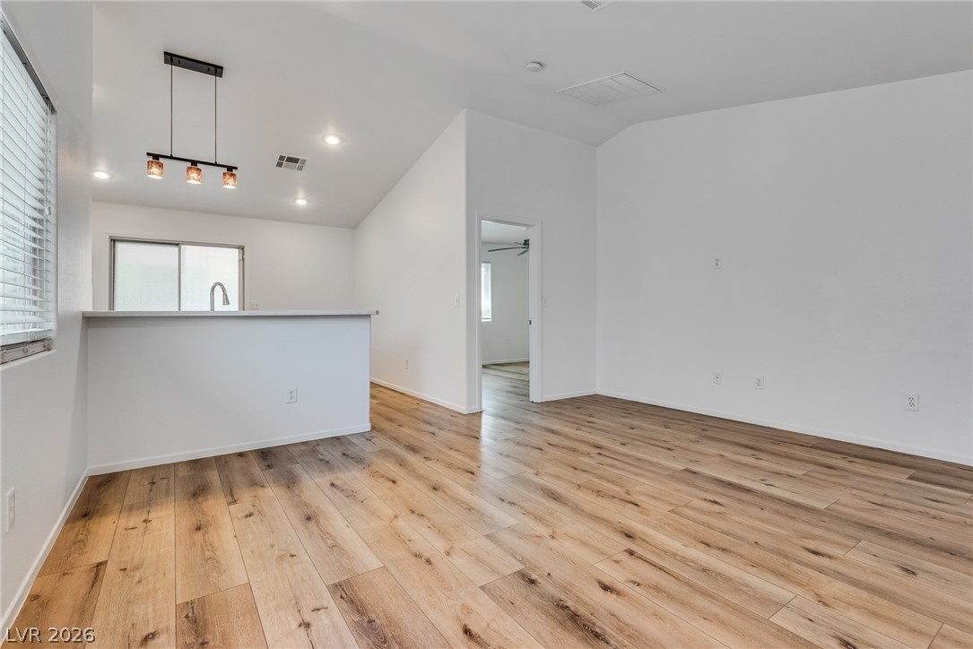 4833 Whispering Spring Avenue Las Vegas NV 89131