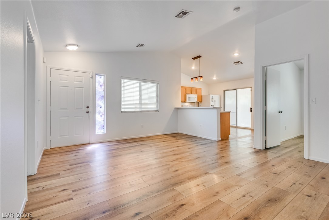 4833 Whispering Spring Avenue Las Vegas NV 89131