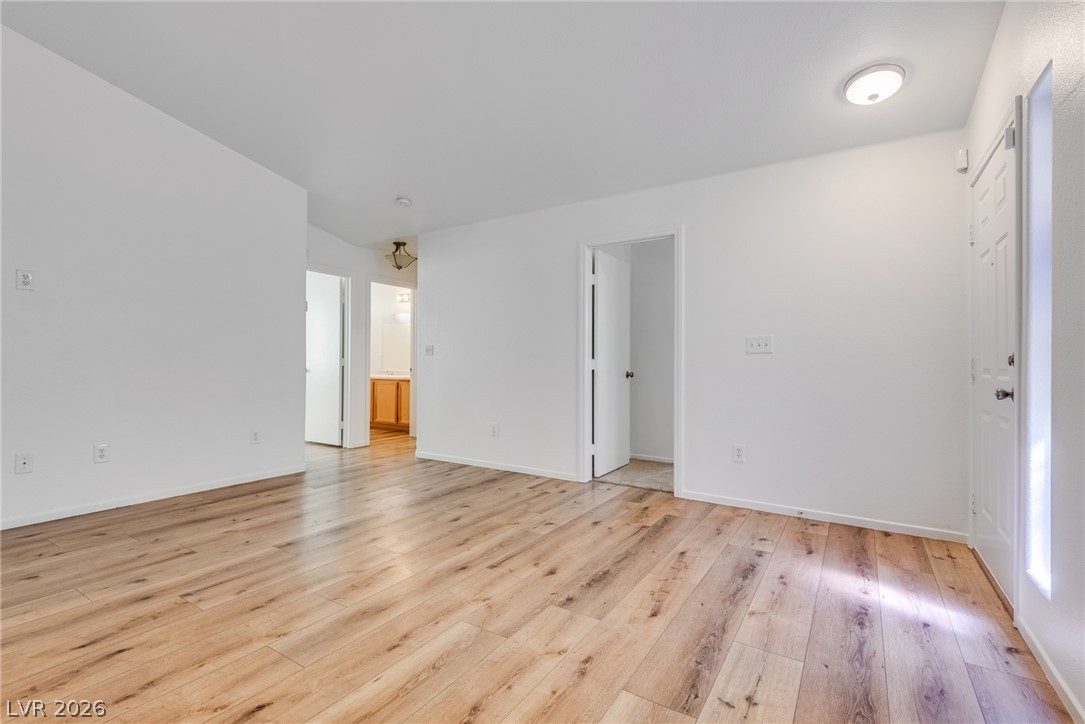 4833 Whispering Spring Avenue Las Vegas NV 89131