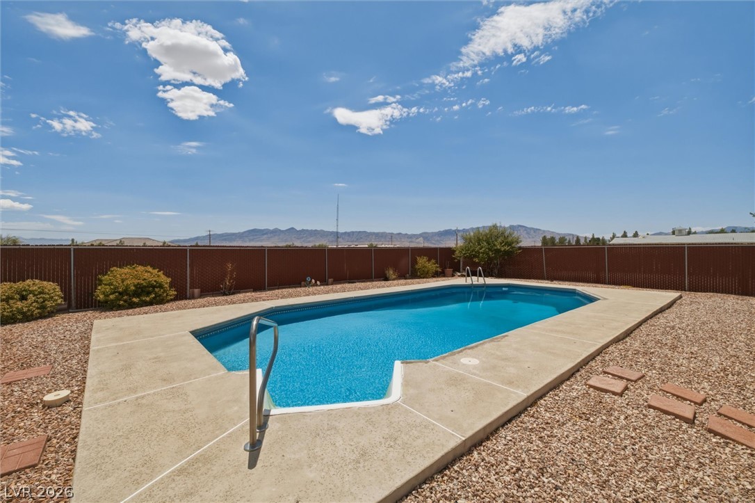 841 East Falcon Street Pahrump NV 89048