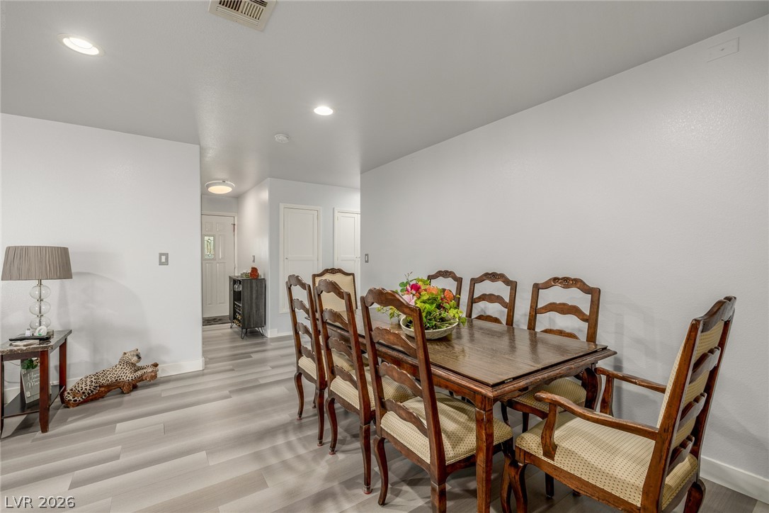 5204 Holmby Avenue Las Vegas NV 89146