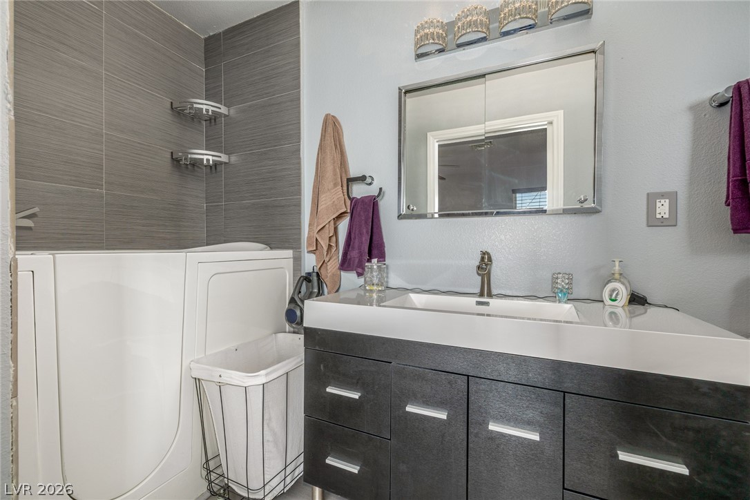 5204 Holmby Avenue Las Vegas NV 89146