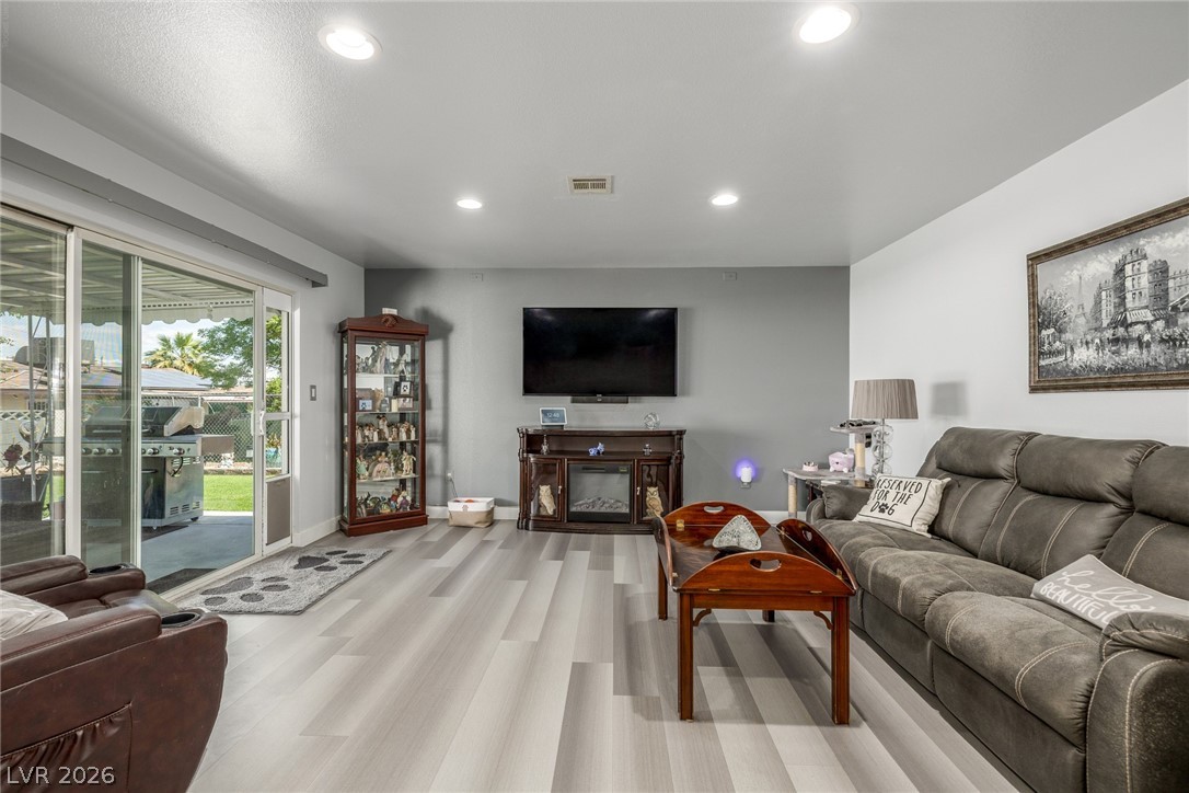 5204 Holmby Avenue Las Vegas NV 89146