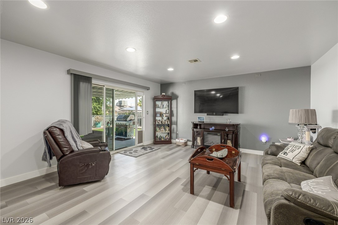 5204 Holmby Avenue Las Vegas NV 89146