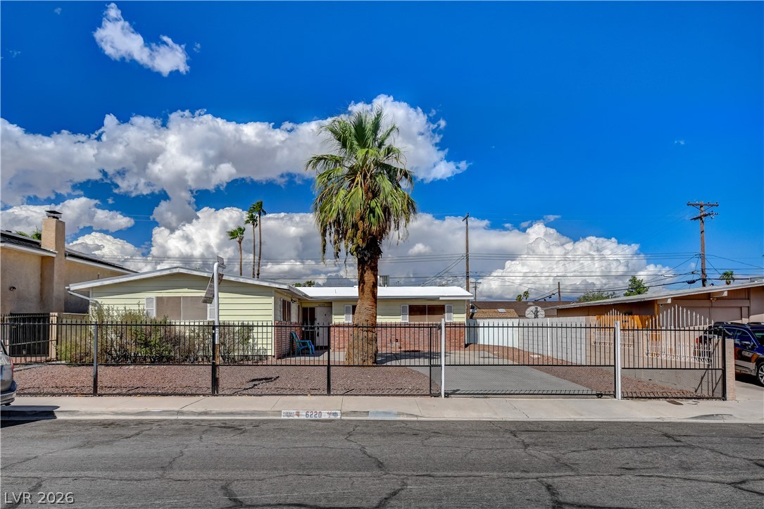 6220 Shawnee Avenue Las Vegas NV 89107