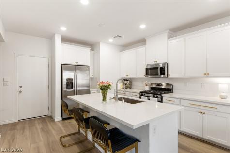 600 North Carriage Hill Drive 1020 Las Vegas NV 89138