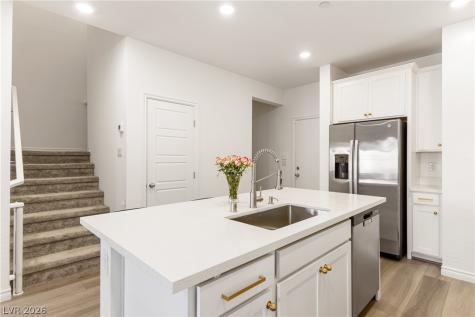 600 North Carriage Hill Drive 1020 Las Vegas NV 89138
