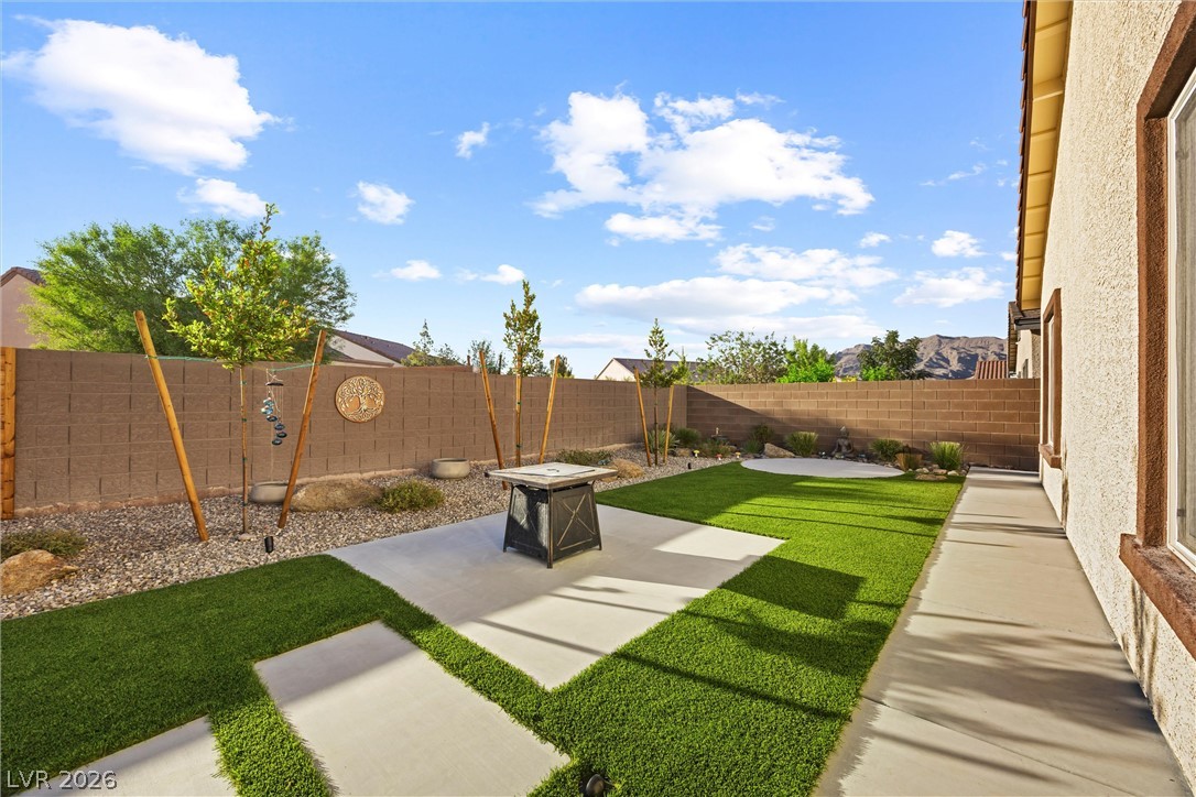 7437 Phoenix Falls Street North Las Vegas NV 89084