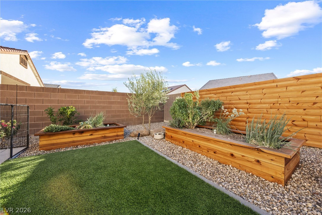 7437 Phoenix Falls Street North Las Vegas NV 89084