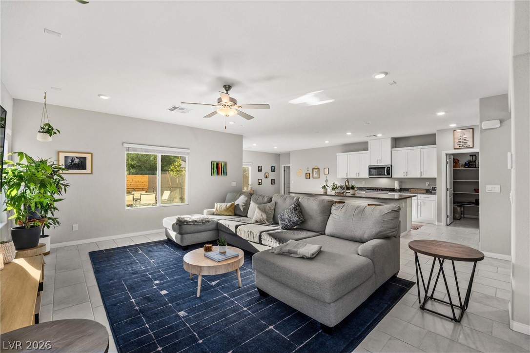 7437 Phoenix Falls Street North Las Vegas NV 89084