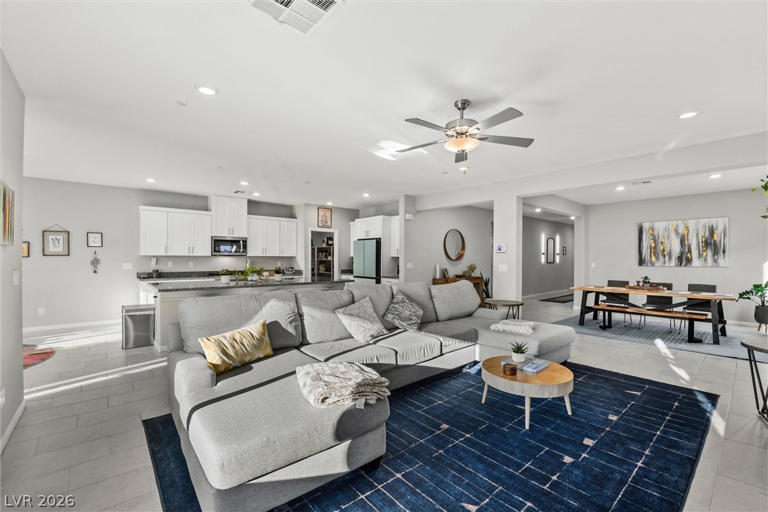 7437 Phoenix Falls Street North Las Vegas NV 89084