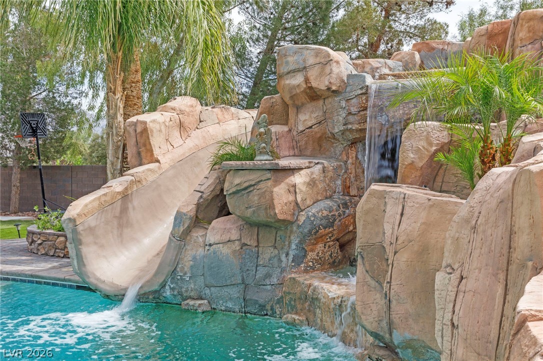 6151 Deep Autumn Avenue Las Vegas NV 89131