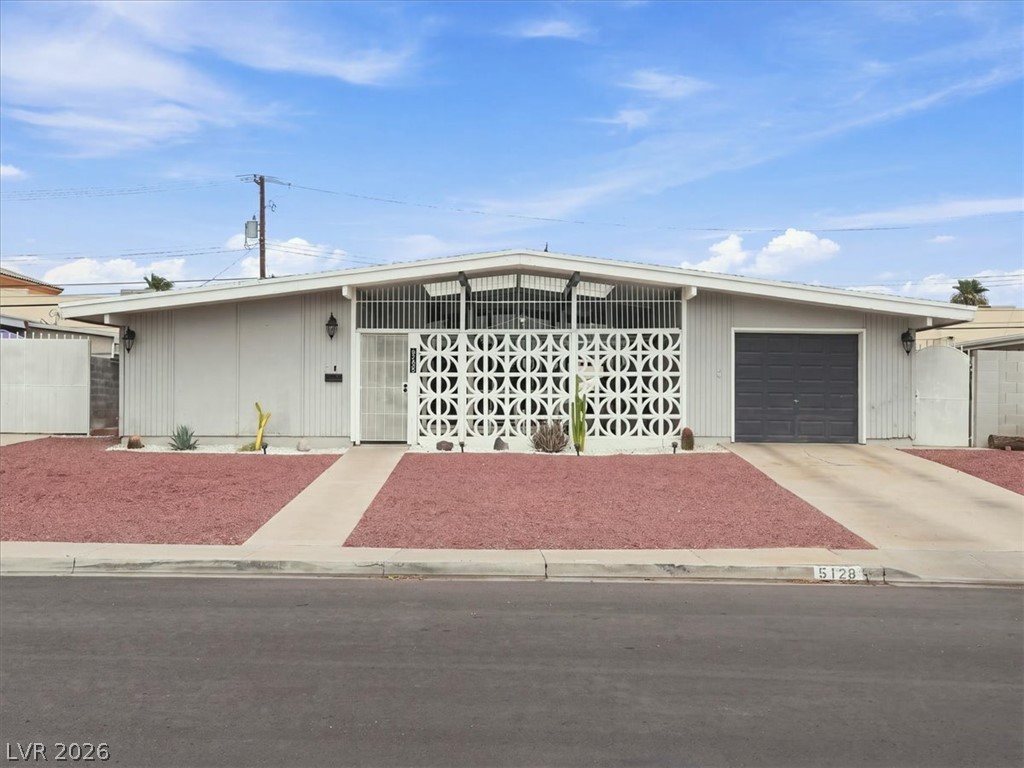 5128 Champions Avenue Las Vegas NV 89142