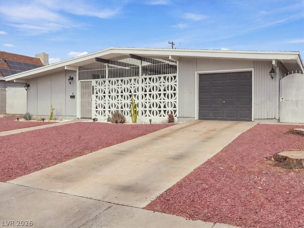5128 Champions Avenue Las Vegas NV 89142