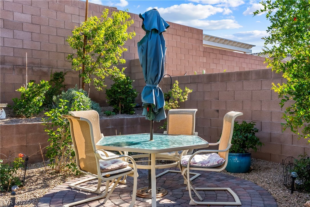 517 Sterling Falls Avenue Henderson NV 89011