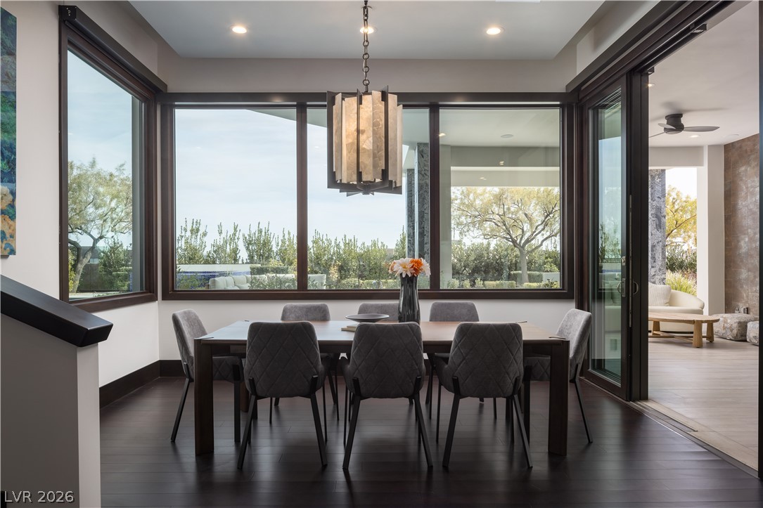 6 Bright Hollow Court Las Vegas NV 89135