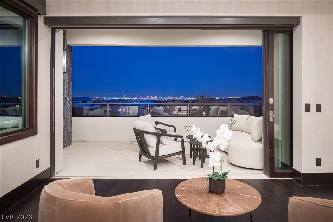 6 Bright Hollow Court Las Vegas NV 89135