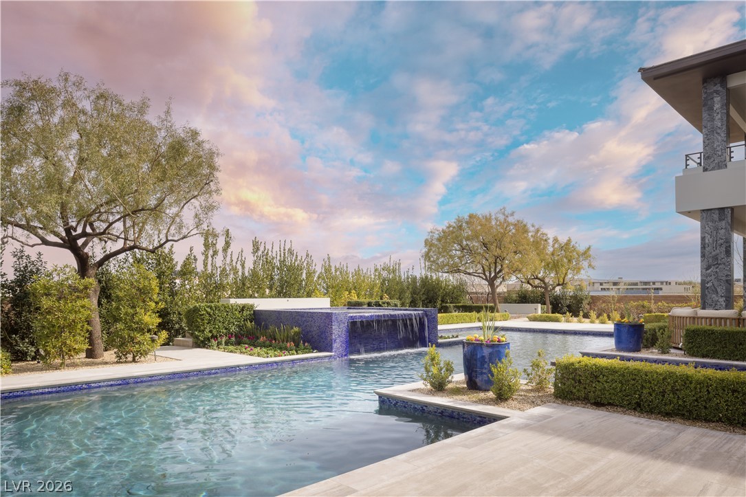 6 Bright Hollow Court Las Vegas NV 89135