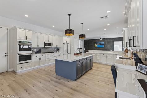 172 Wellspring Avenue Las Vegas NV 89183