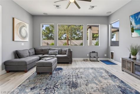 172 Wellspring Avenue Las Vegas NV 89183