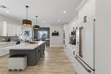 172 Wellspring Avenue Las Vegas NV 89183
