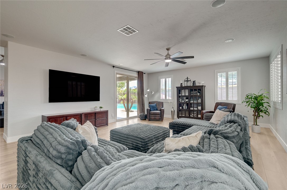 7317 Great Dover Street Las Vegas NV 89166