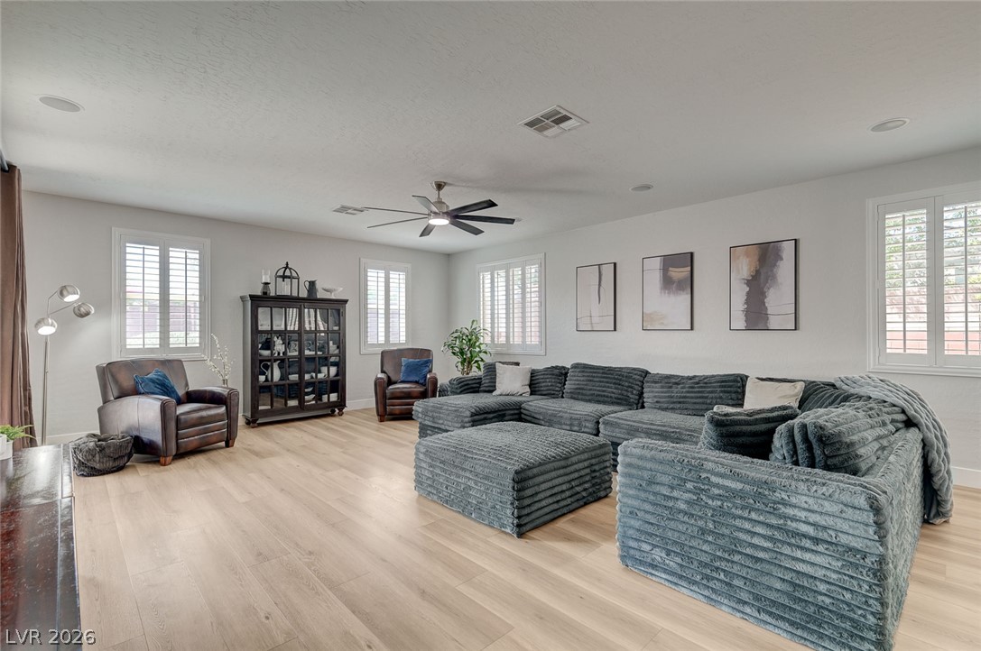 7317 Great Dover Street Las Vegas NV 89166