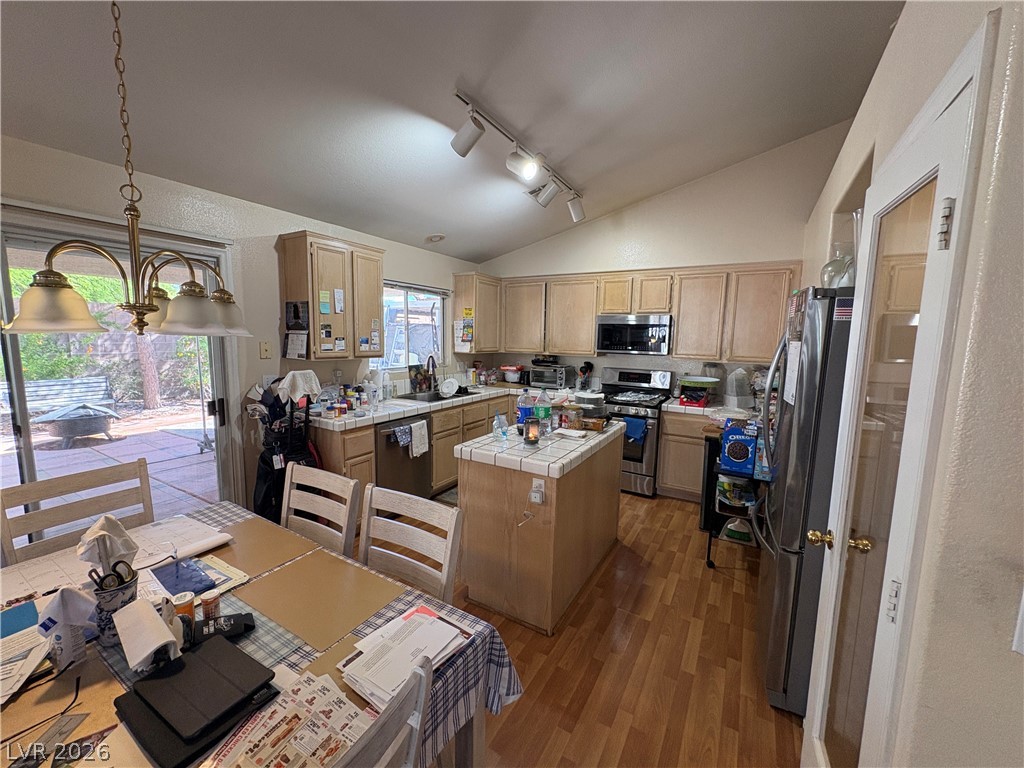 5104 Rancher Avenue Las Vegas NV 89108