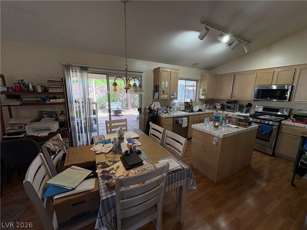5104 Rancher Avenue Las Vegas NV 89108