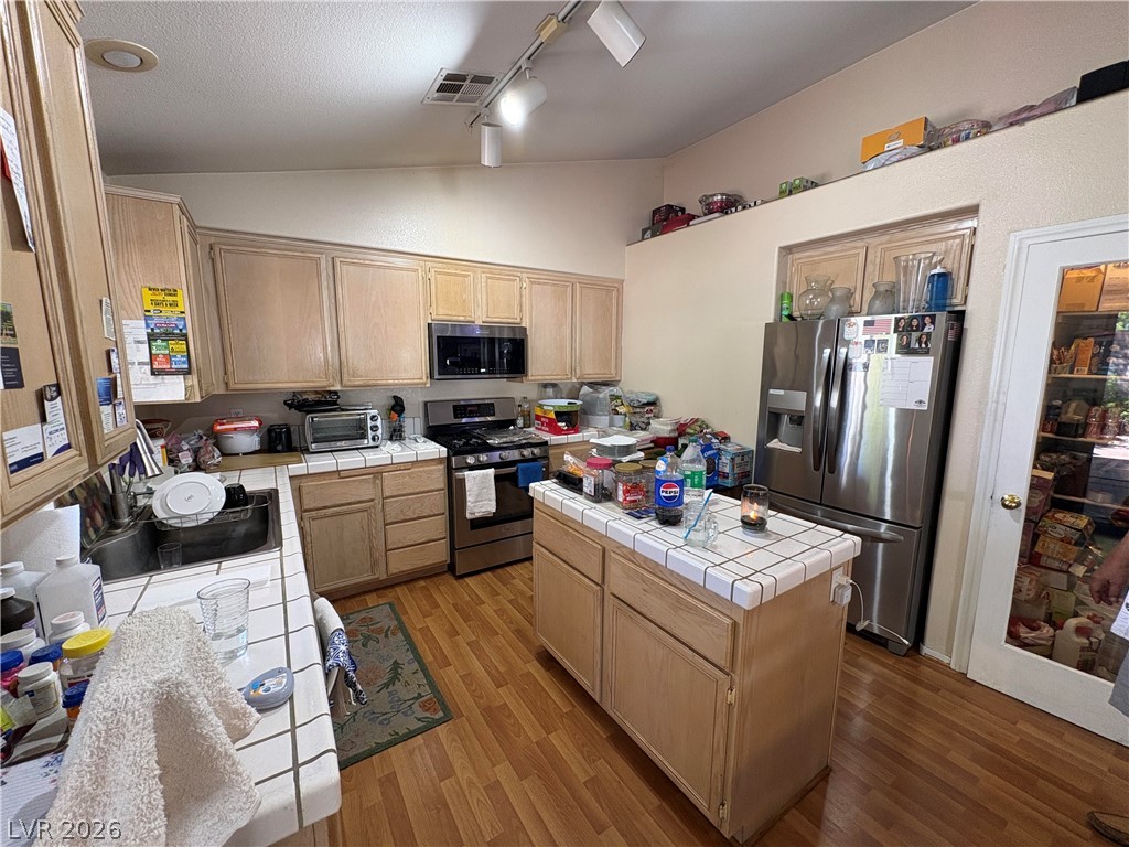 5104 Rancher Avenue Las Vegas NV 89108