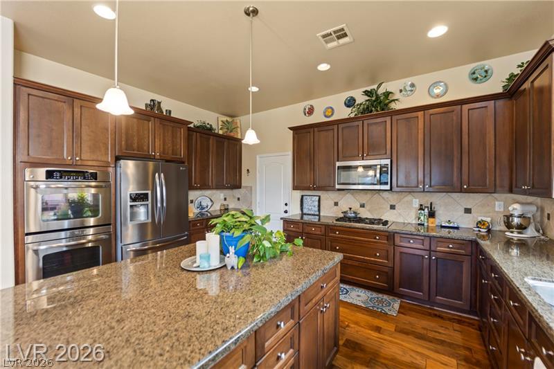 6864 Desert Island Street Las Vegas NV 89149