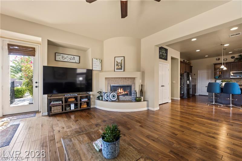 6864 Desert Island Street Las Vegas NV 89149