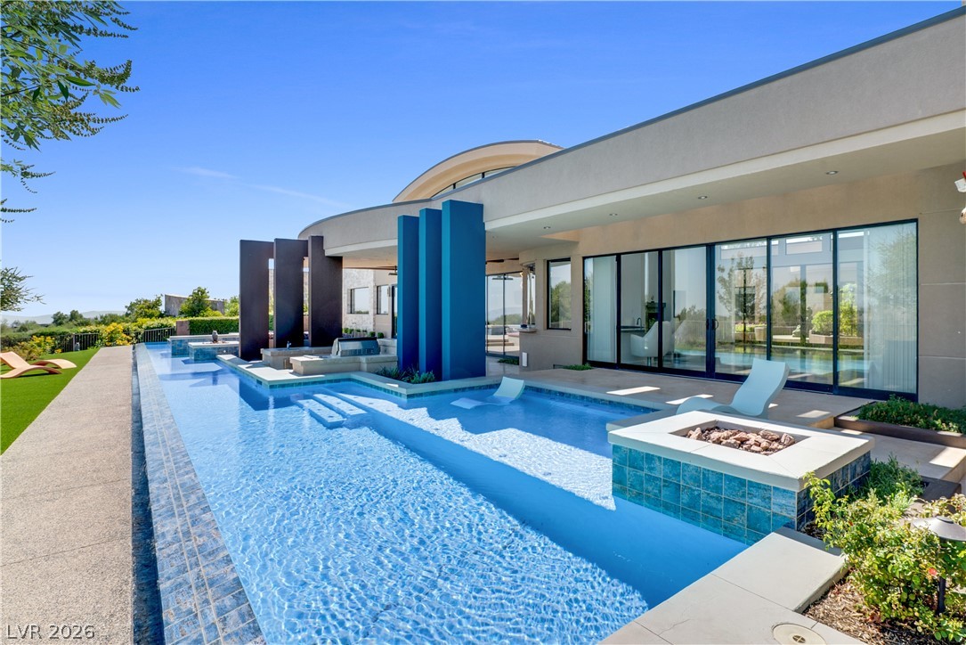 10 Ridge Blossom Road Las Vegas NV 89135