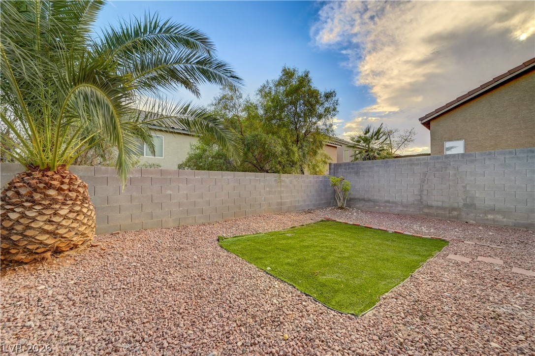 9553 Cabot Falls Avenue Las Vegas NV 89149