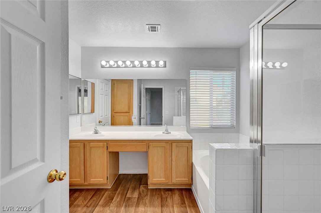 9821 Peseo Cresta Avenue Las Vegas NV 89117
