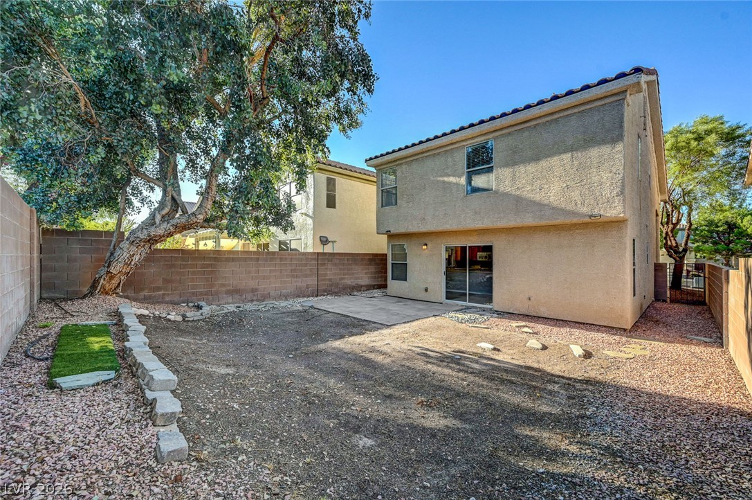 9821 Peseo Cresta Avenue Las Vegas NV 89117