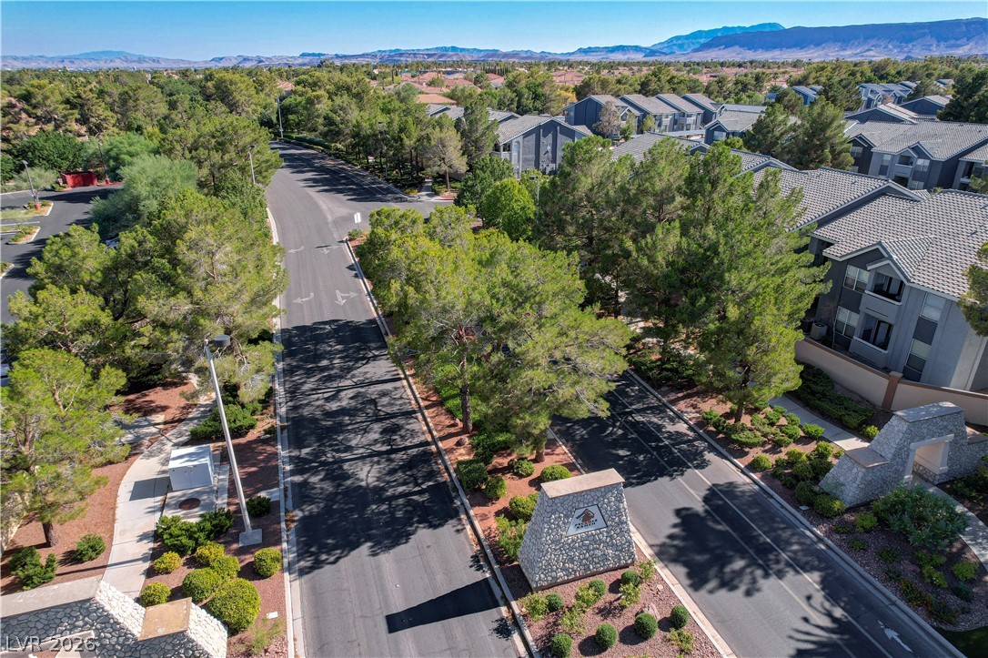 9821 Peseo Cresta Avenue Las Vegas NV 89117