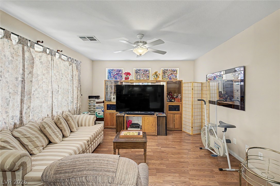 425 Emerald Heights Street Las Vegas NV 89144