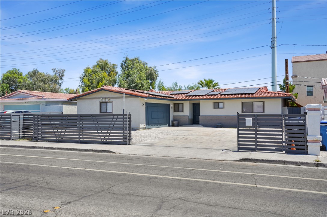 213 Shadow Lane Las Vegas NV 89106