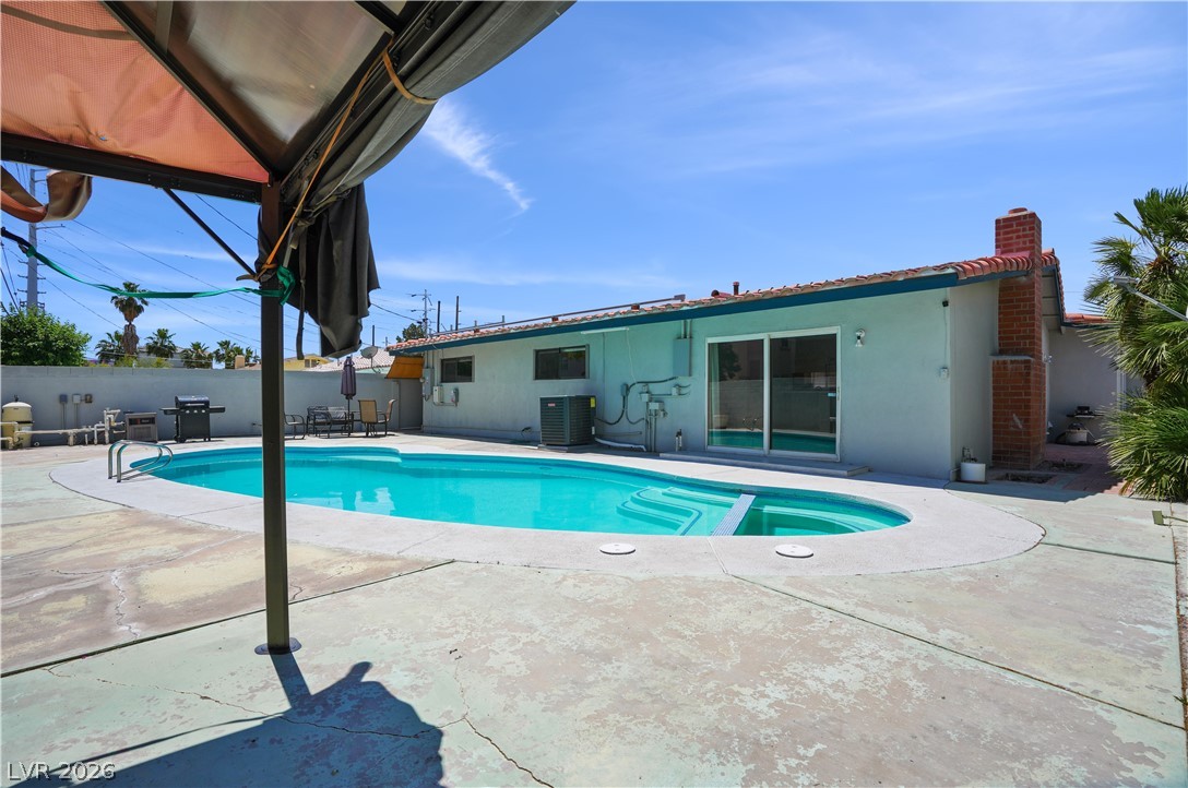 213 Shadow Lane Las Vegas NV 89106