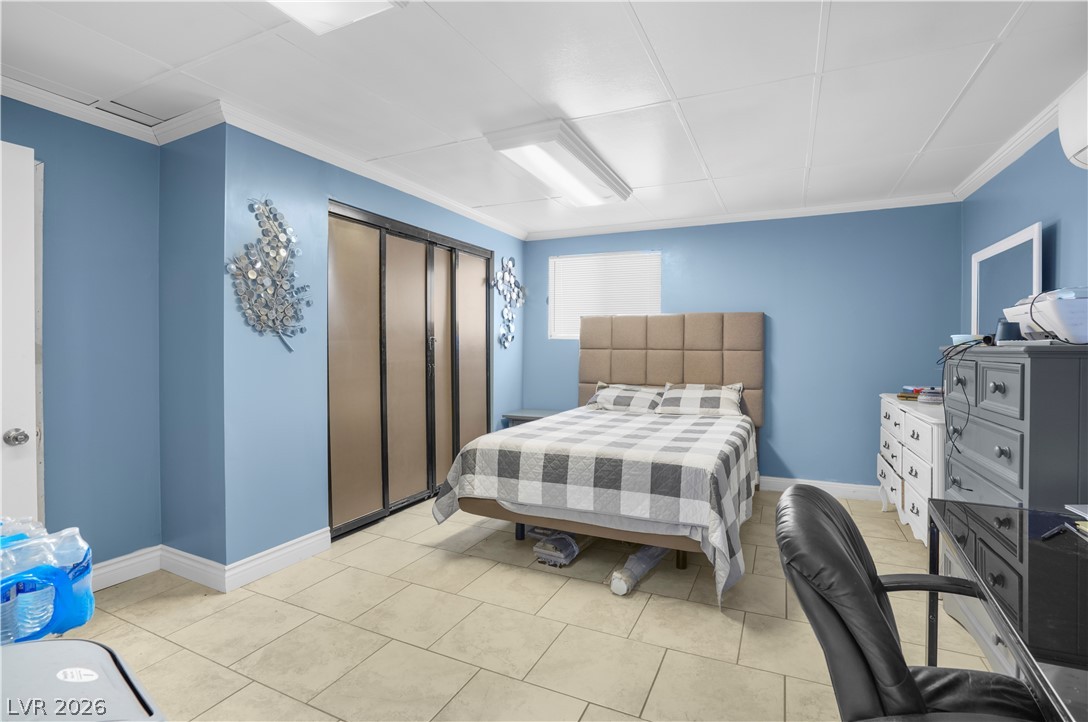 213 Shadow Lane Las Vegas NV 89106