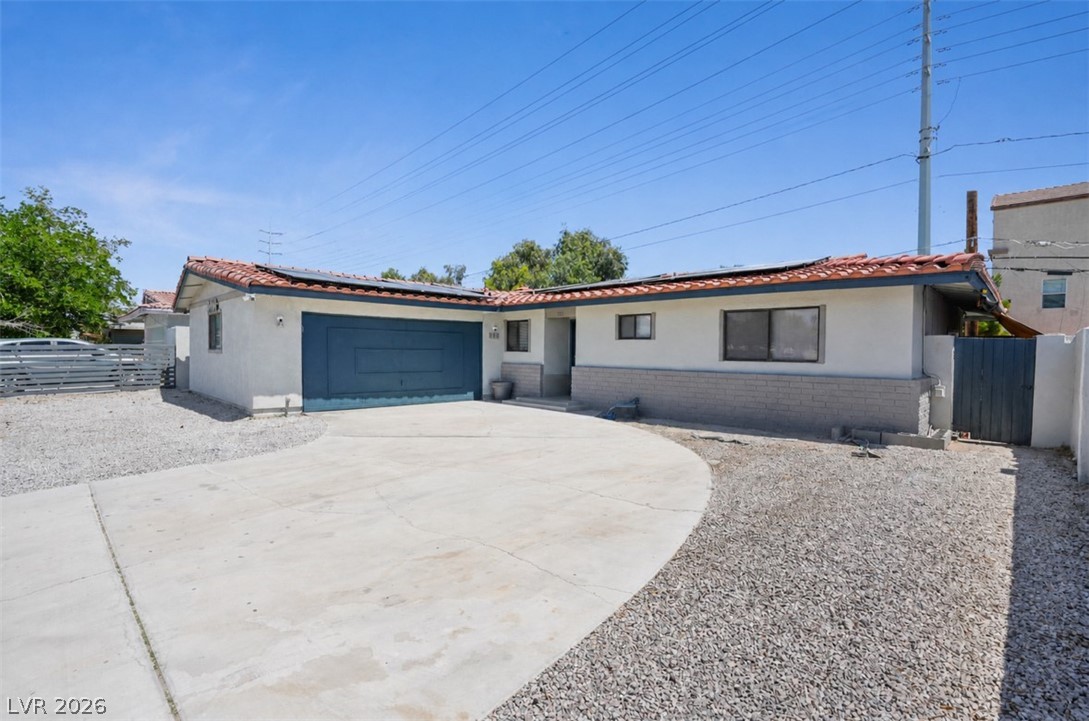 213 Shadow Lane Las Vegas NV 89106